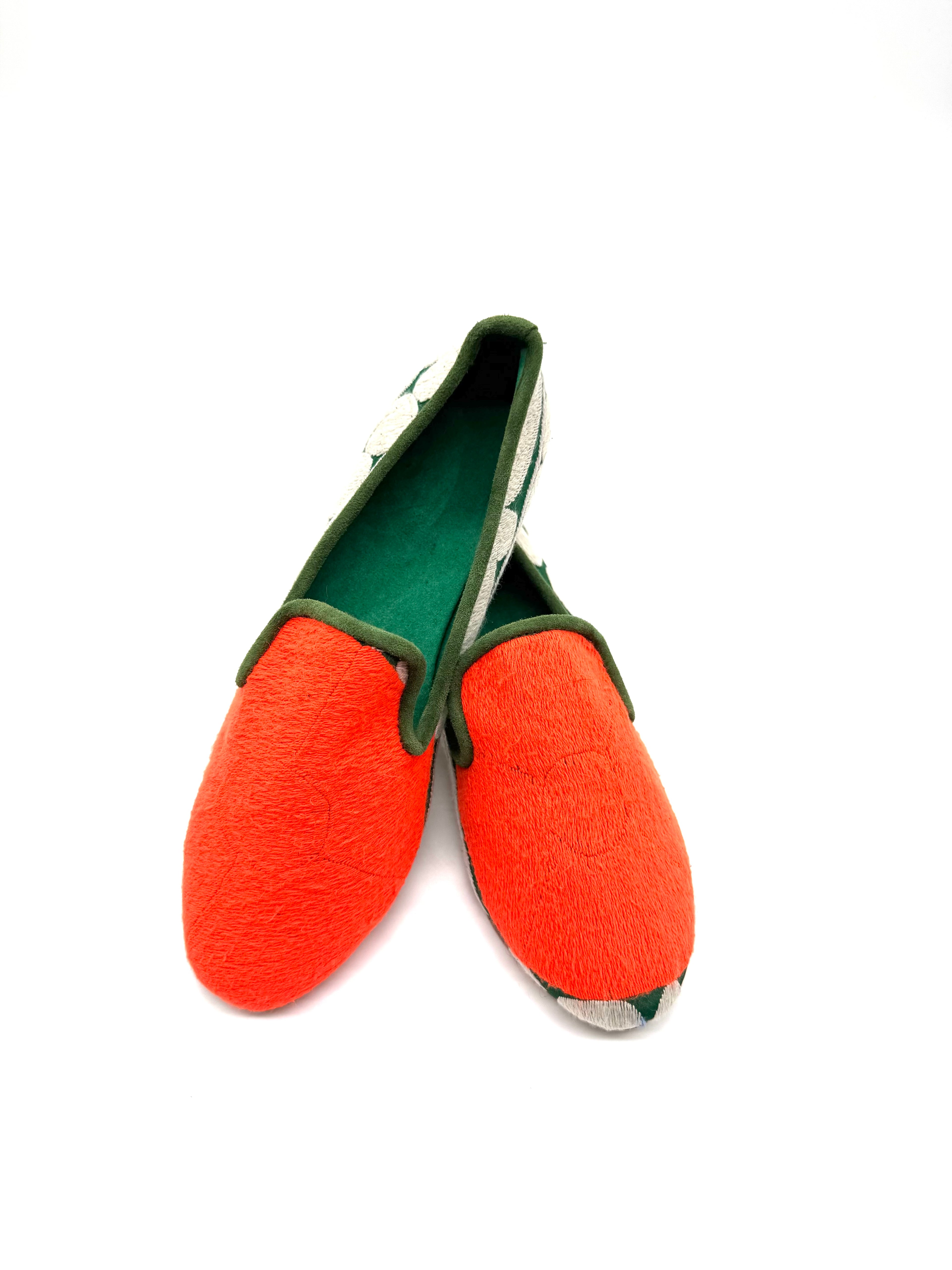 Slippers ricamate a mano
