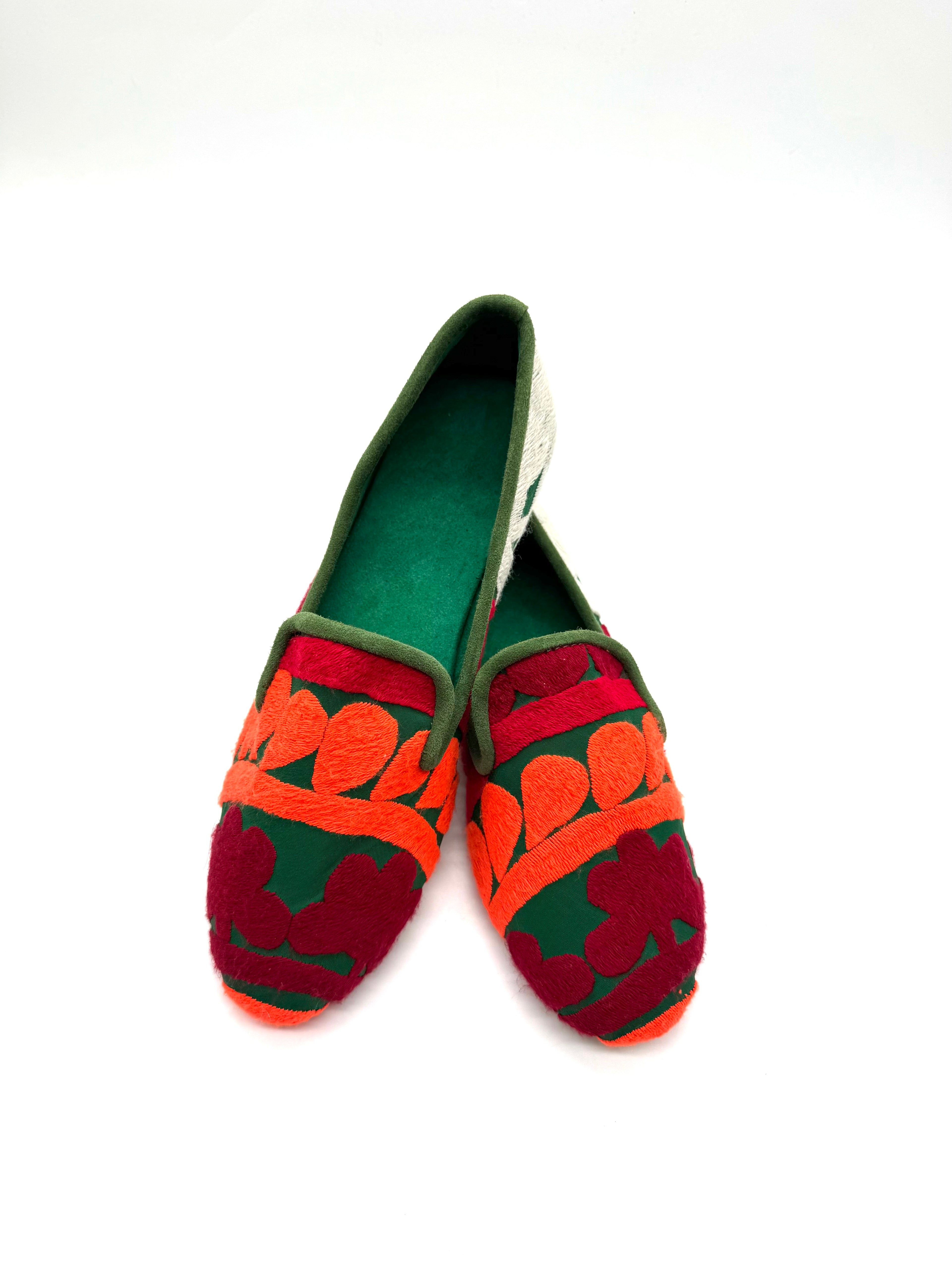 Slippers pezzi unici ricamate a mano