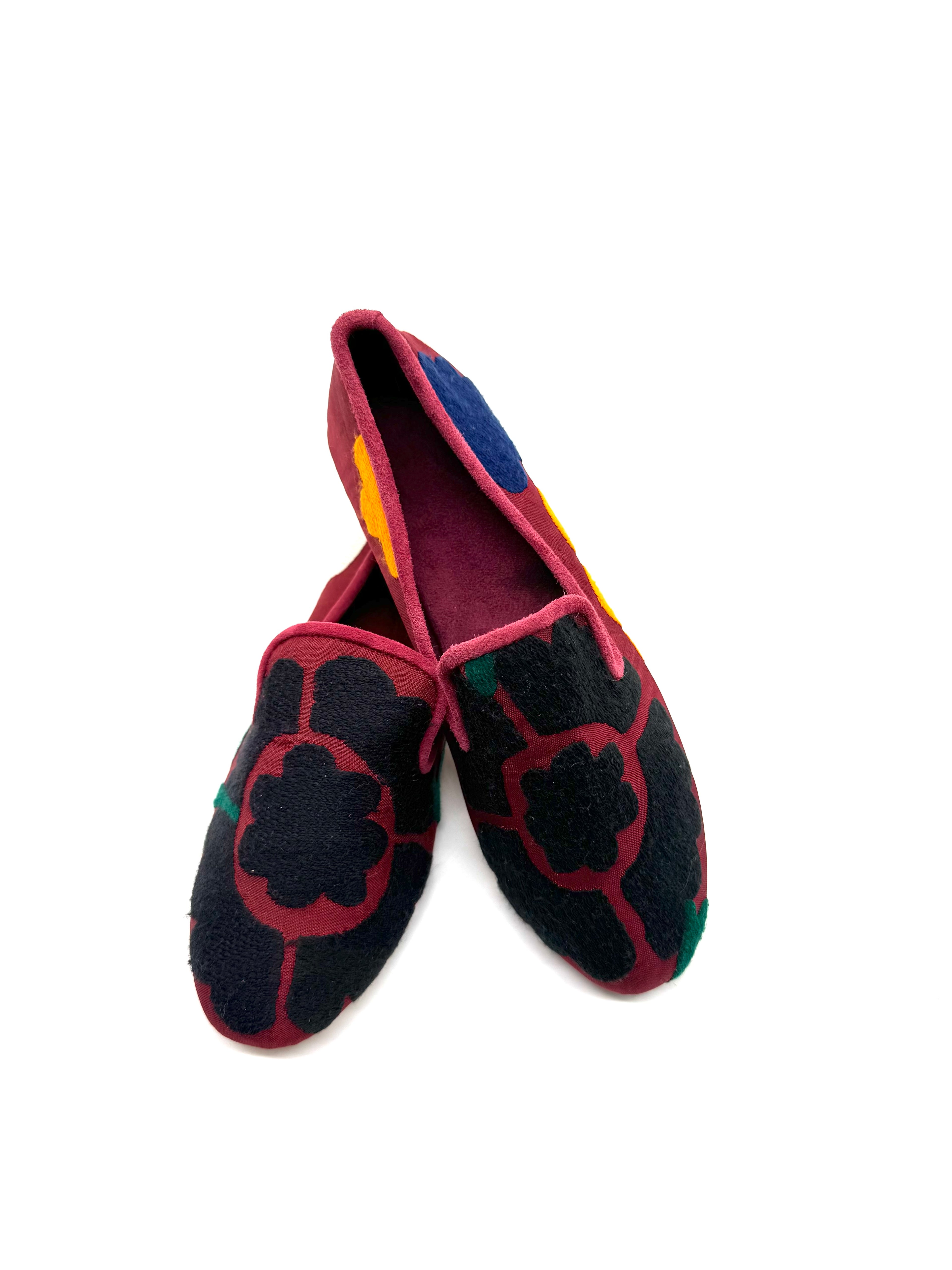 Slippers ricamate a mano