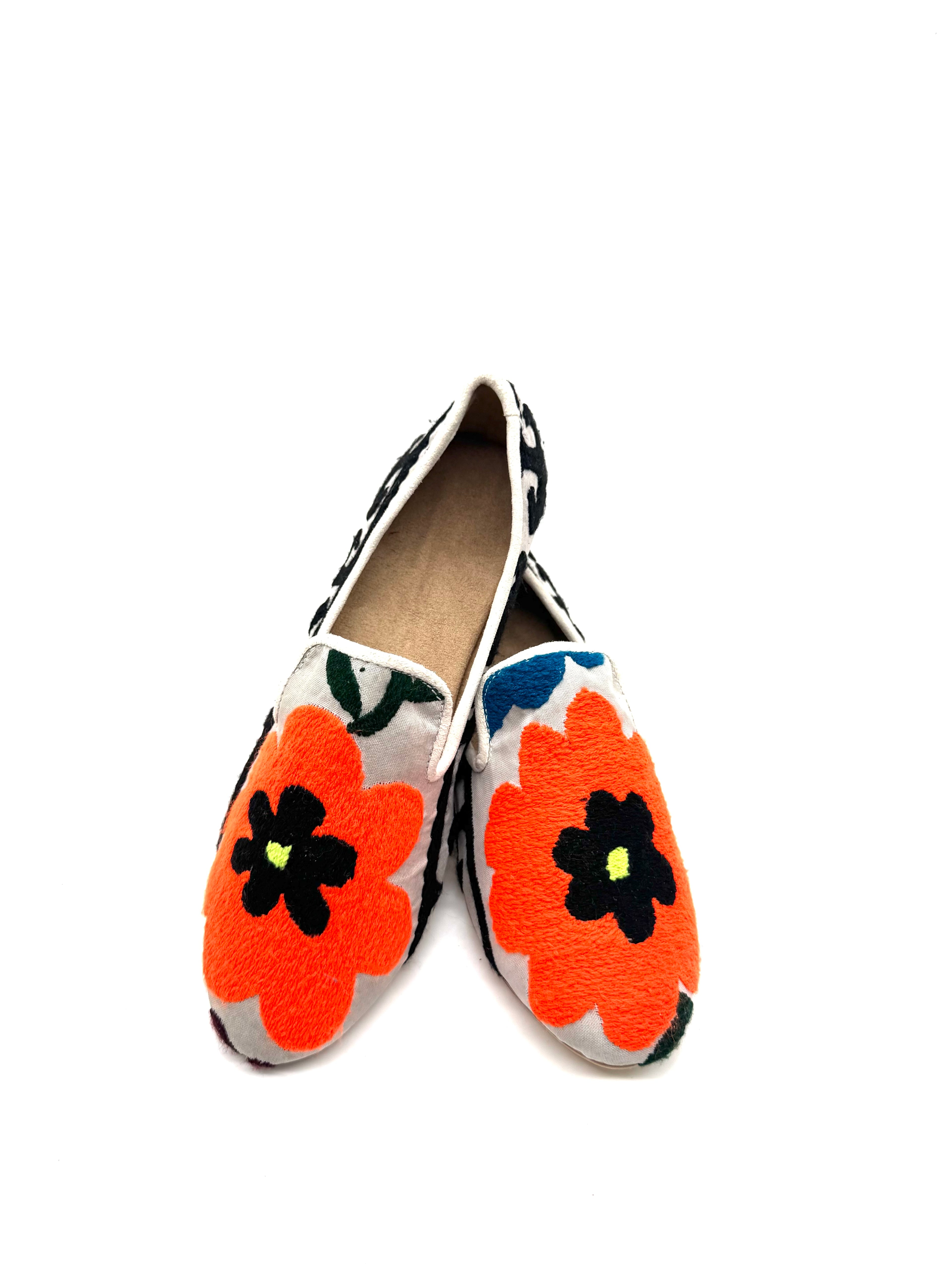 Slippers pezzi unici ricamate a mano
