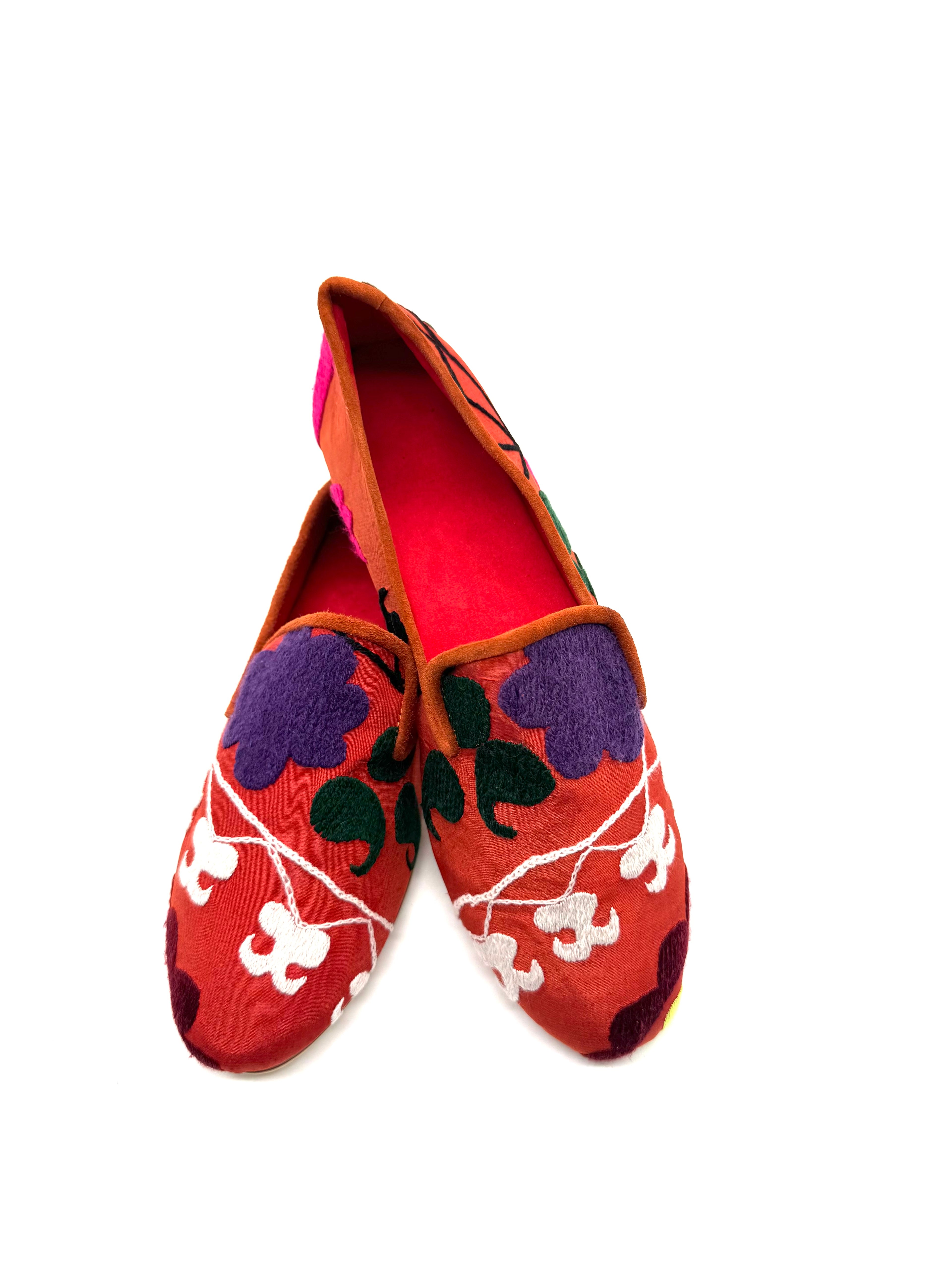 Slippers pezzi unici ricamate a mano