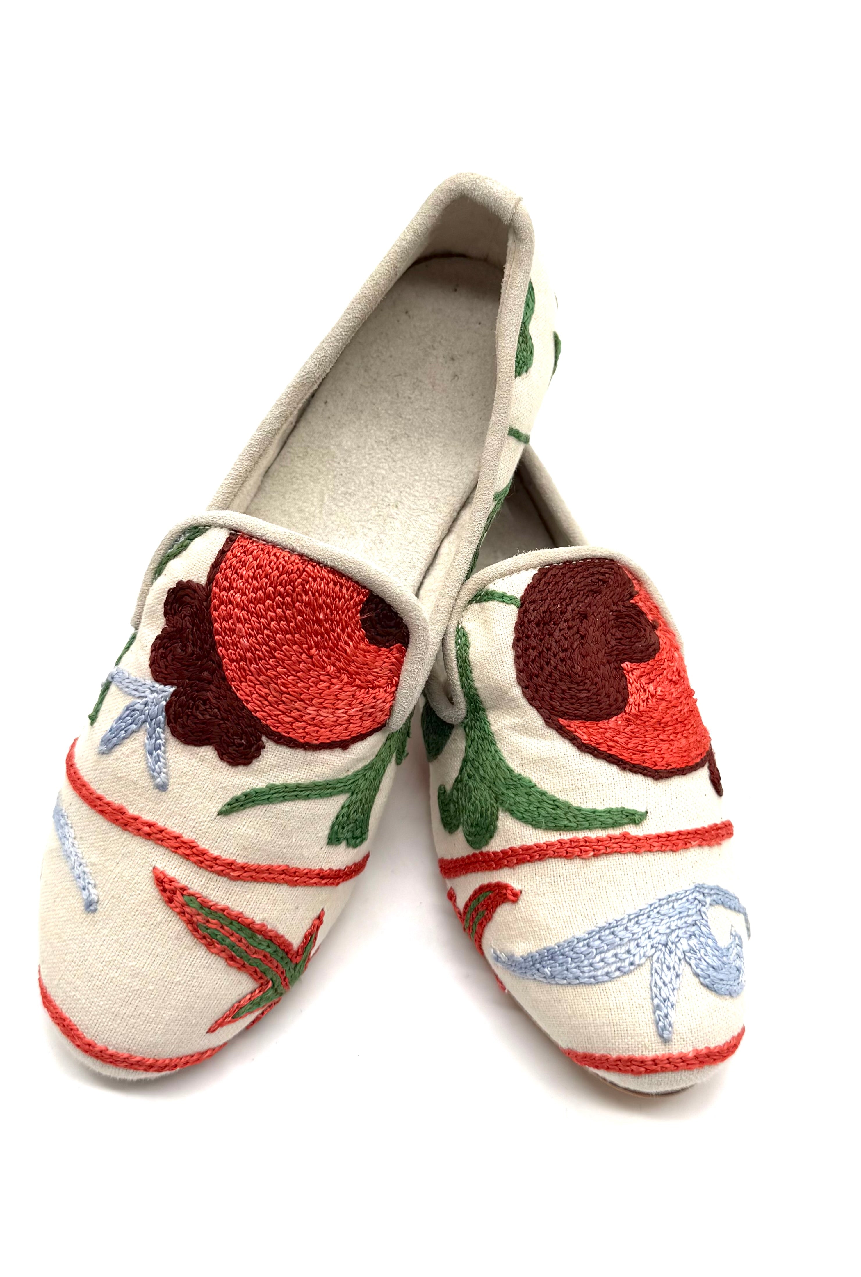 Slippers pezzi unici ricamate a mano