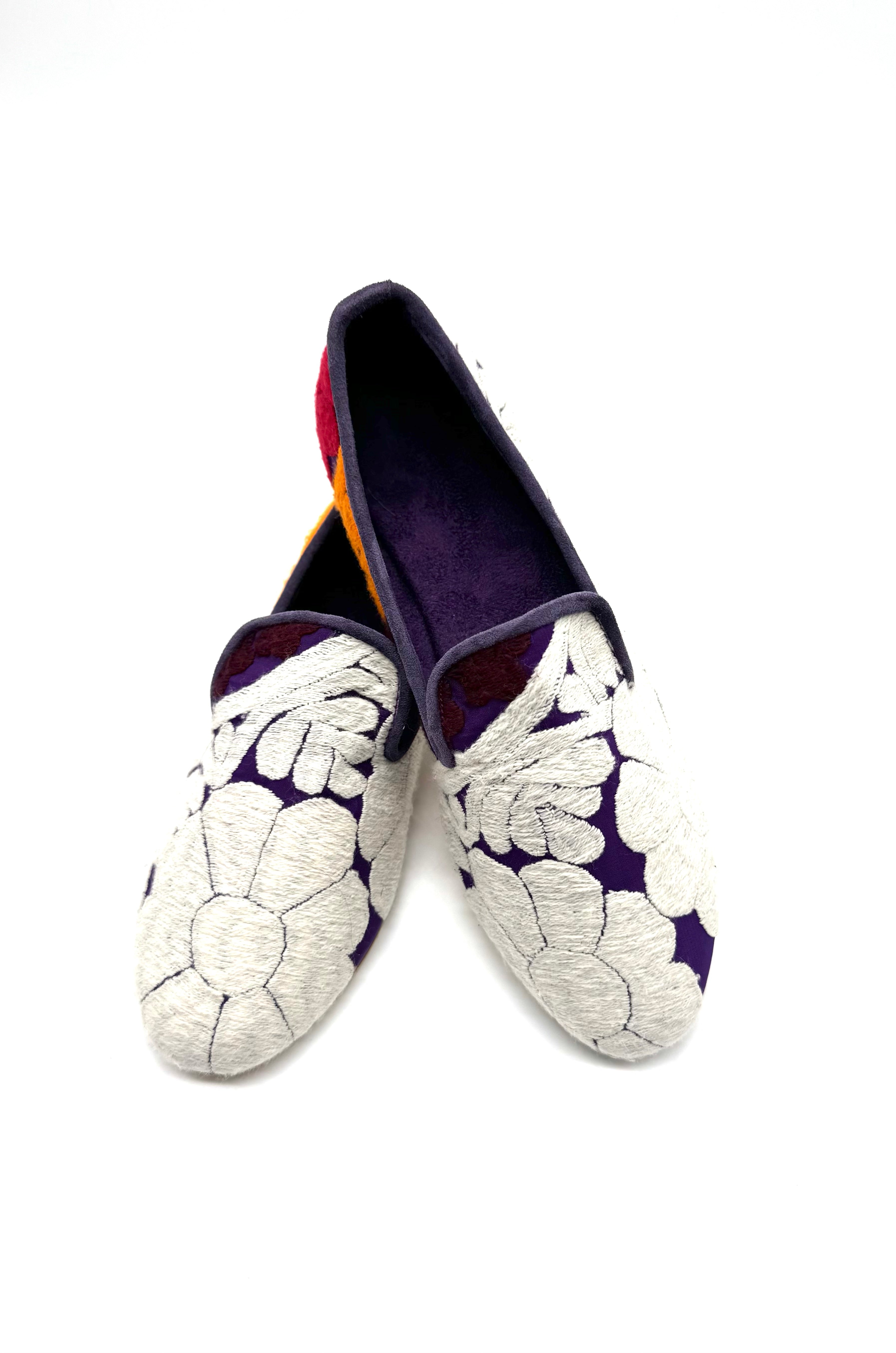 Slippers ricamate a mano