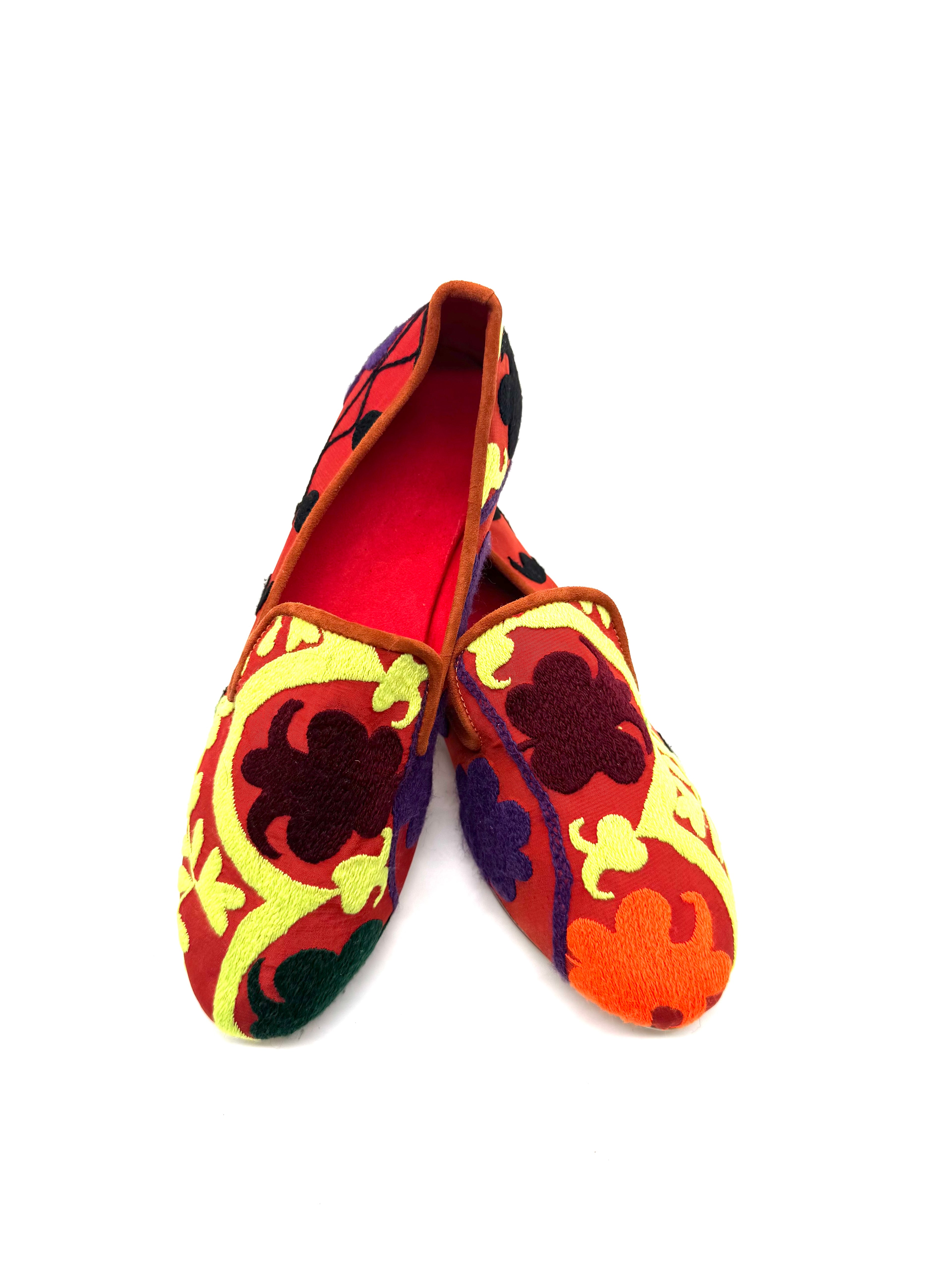 Slippers pezzi unici ricamate a mano