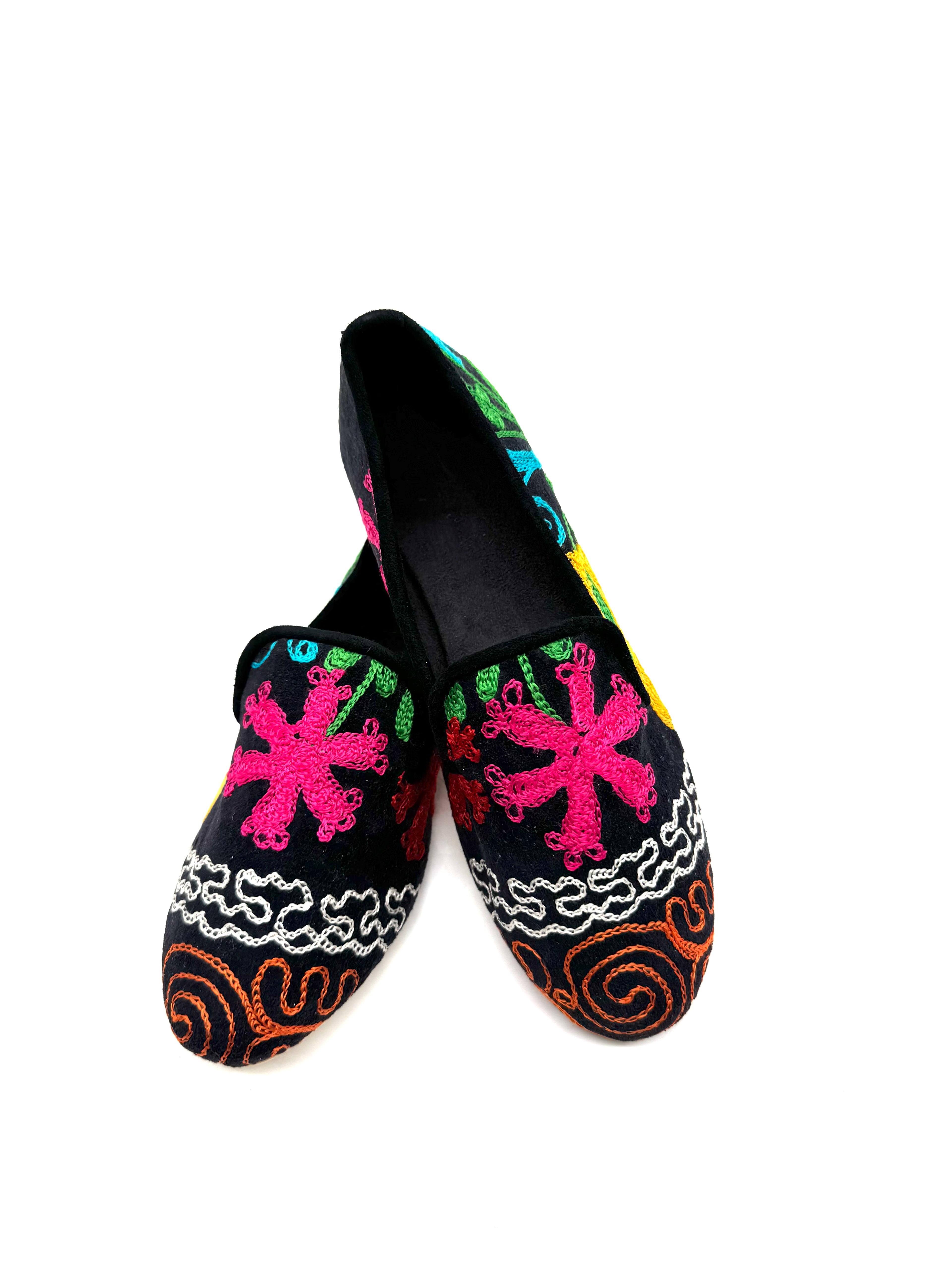 Slippers in velluto ricamate a mano